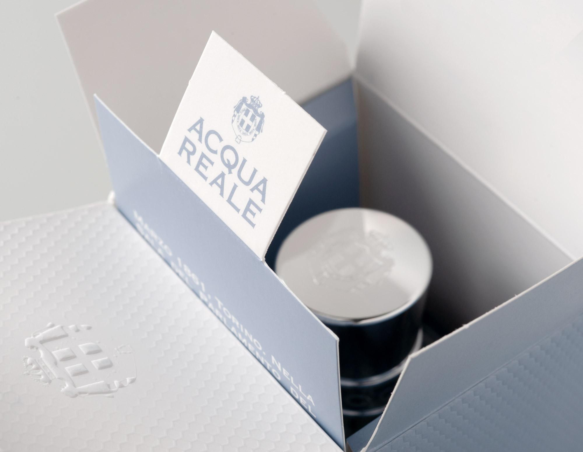 packaging acqua reale eau de toilette