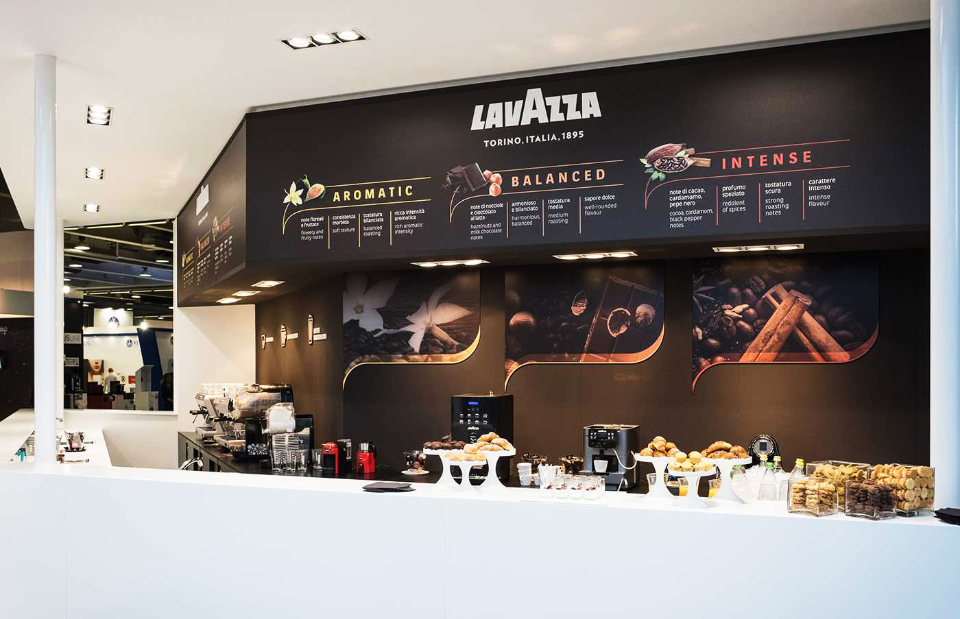 vending-machines-stand-fieristici-lavazza